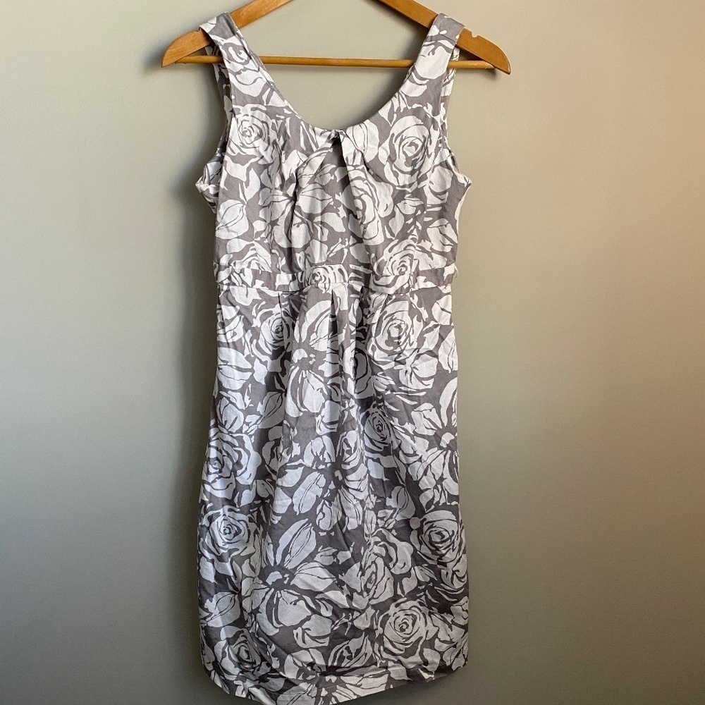 Motherhood Maternity Gray/White Sleeveless Floral Mini/Midi Dress Size Medium